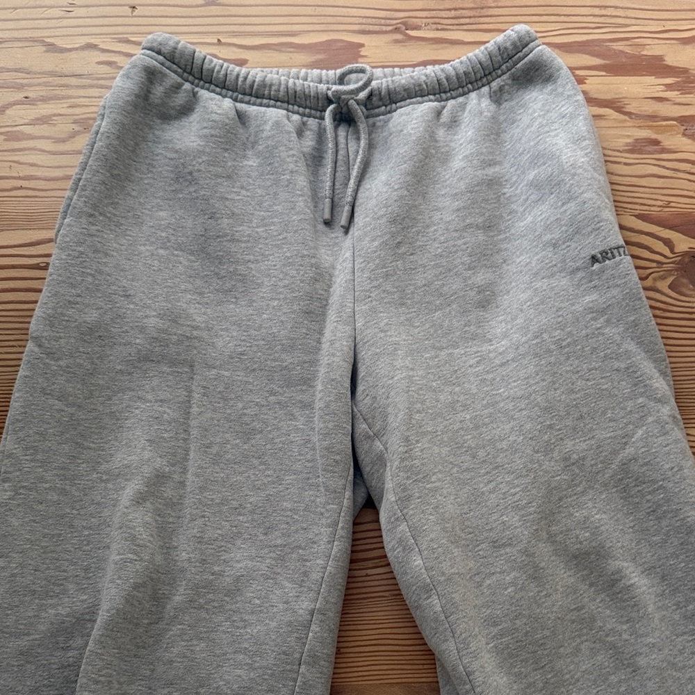 Aritzia sweats (shrunken)